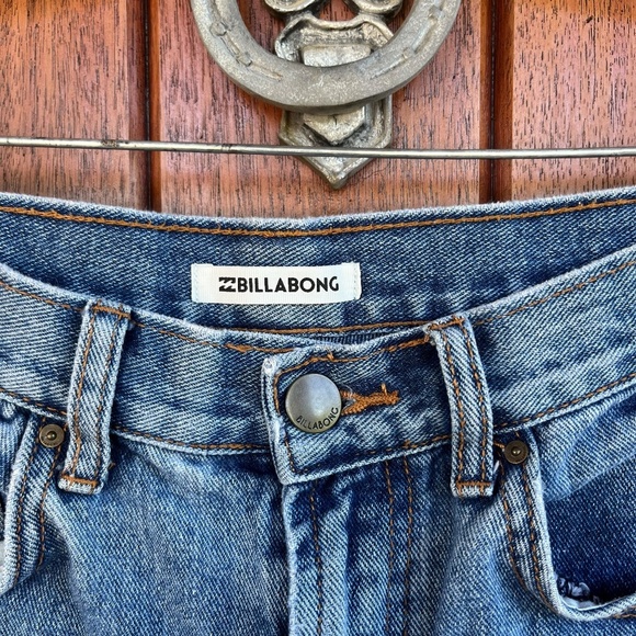 Billabong Jean Shorts - Picture 2 of 8
